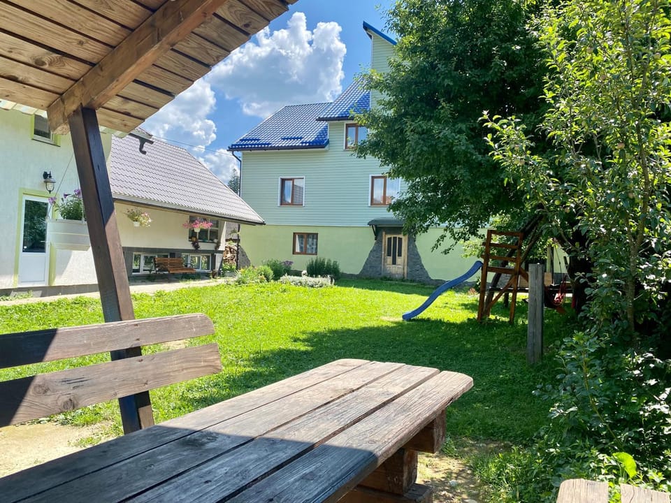 Medova Hata Bed and Breakfast in Lviv Oblast