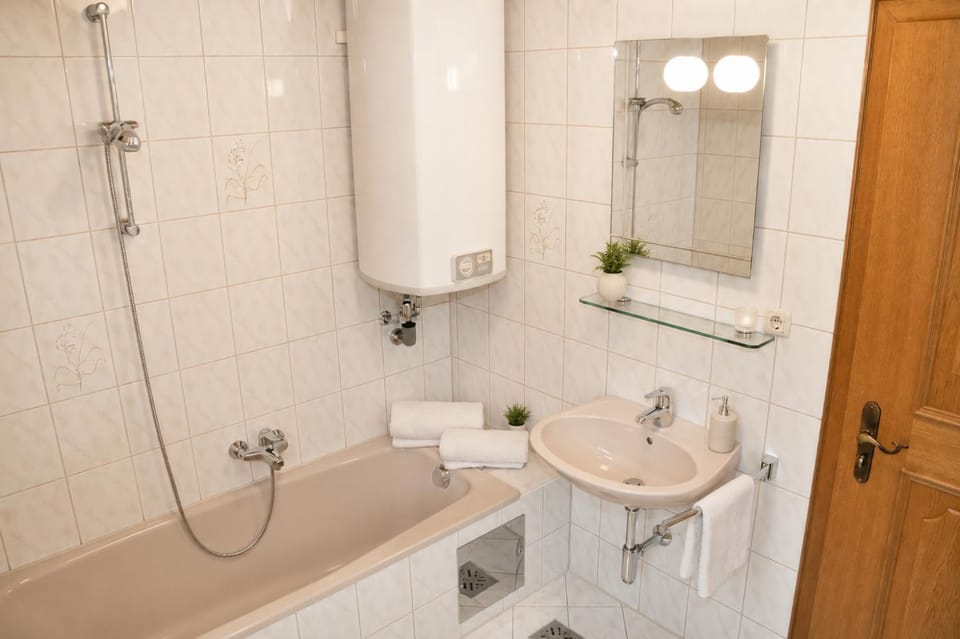 Bathroom, Bath