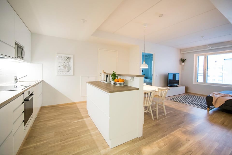 TV and multimedia, Living room, Seating area, Dining area, City view
