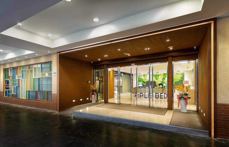 Facade/entrance