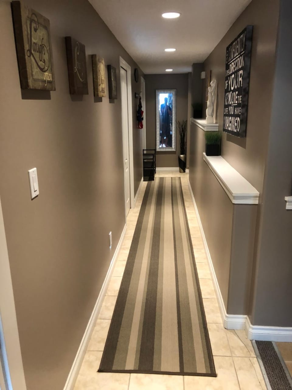 Cozy and modern 3 bedroom in central location! House in Vancouver Island