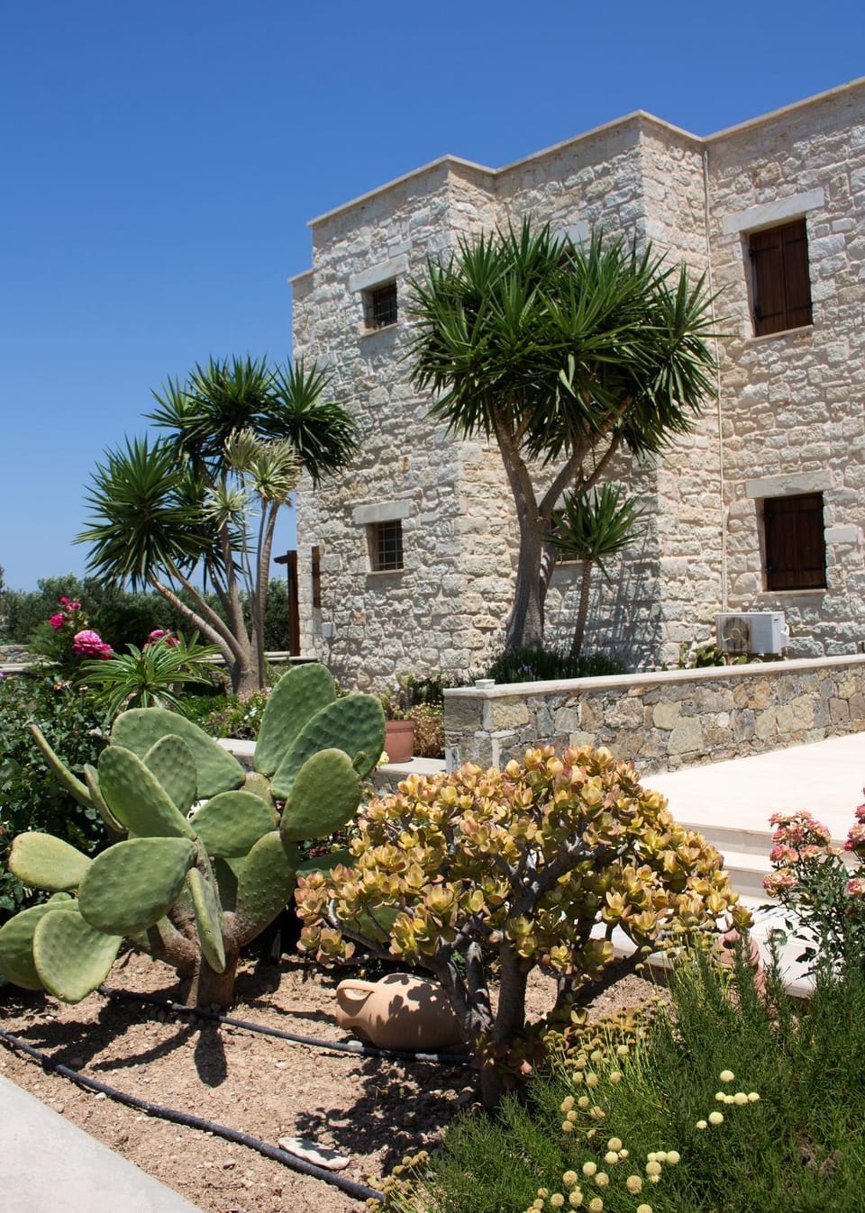 Facade/entrance, Garden, Garden view