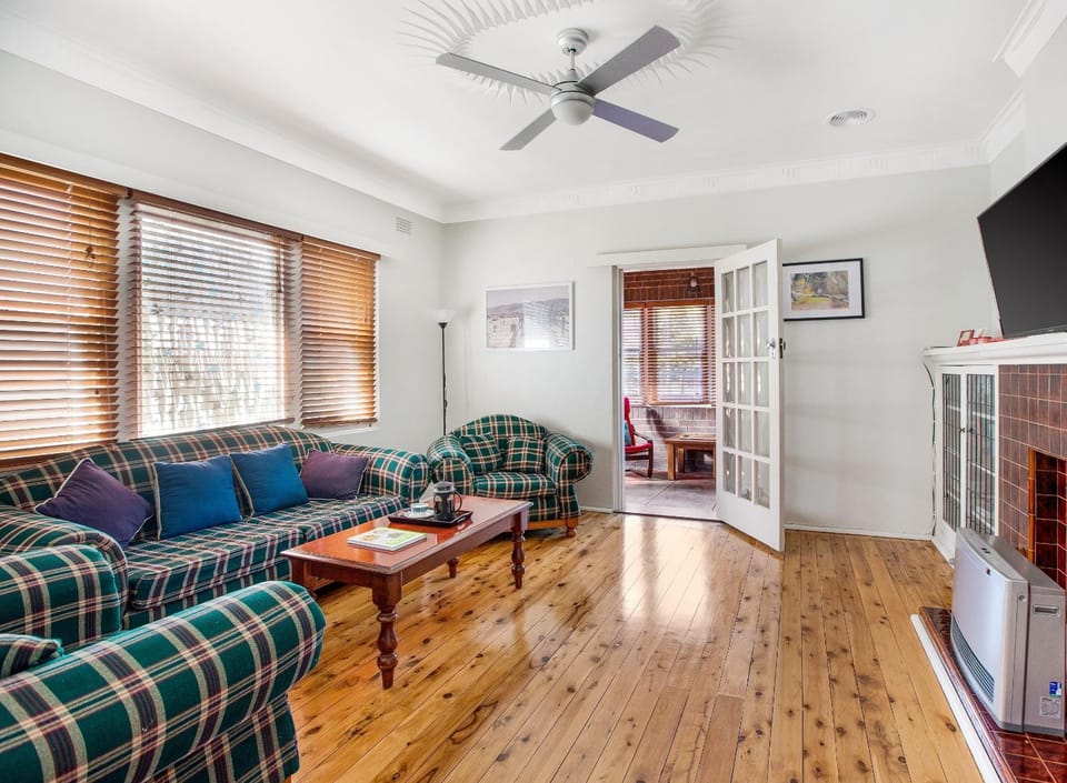 Living room, Lounge or bar, Seating area