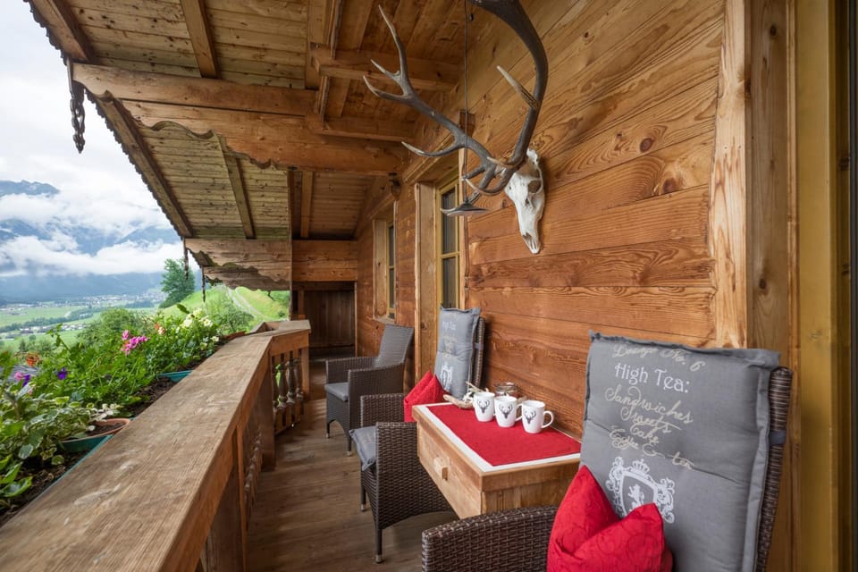 Balcony/Terrace, Mountain view
