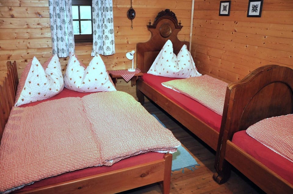 Bed, Photo of the whole room, Decorative detail, Bedroom