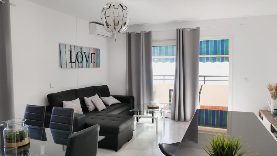 Balcony/Terrace, Kitchen or kitchenette, Living room, Seating area, Dining area