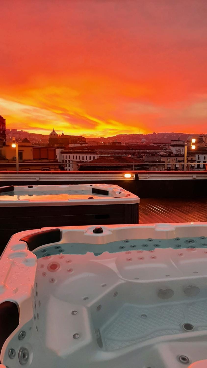 Patio, Hot Tub, Balcony/Terrace