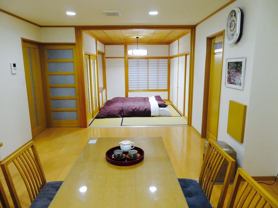 Utatei Villa House in Takayama