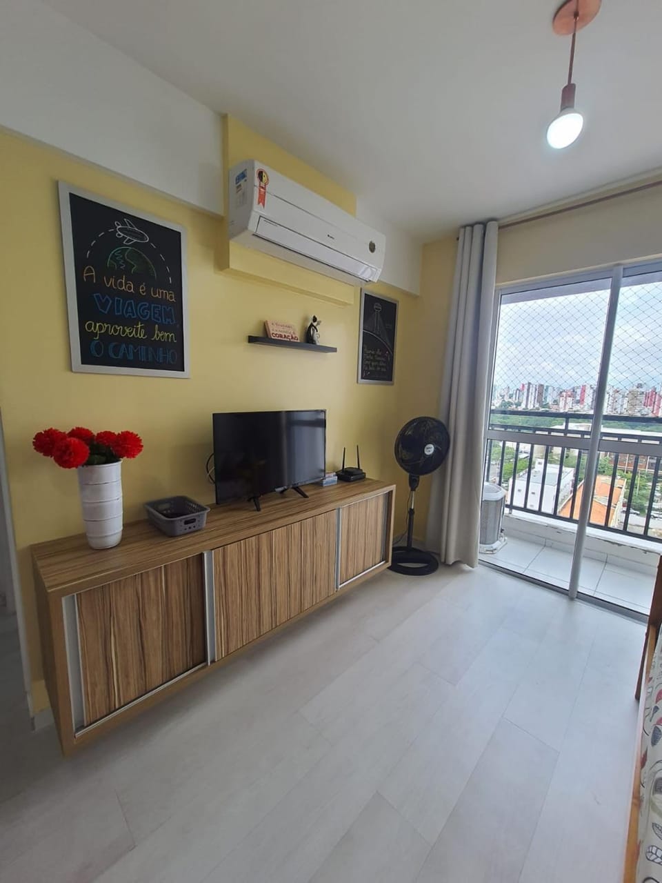TV and multimedia, Balcony/Terrace, air conditioner
