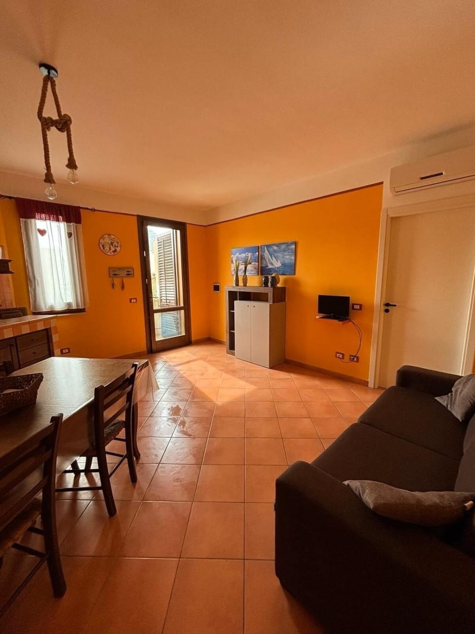 Kitchen or kitchenette, Living room, Seating area