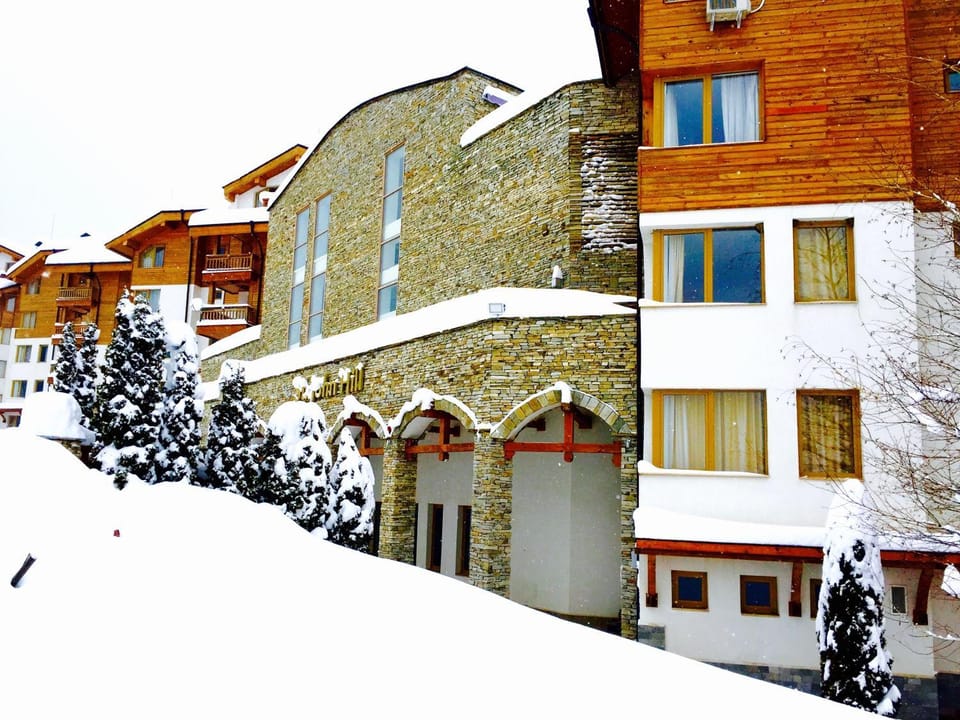Property building, Facade/entrance