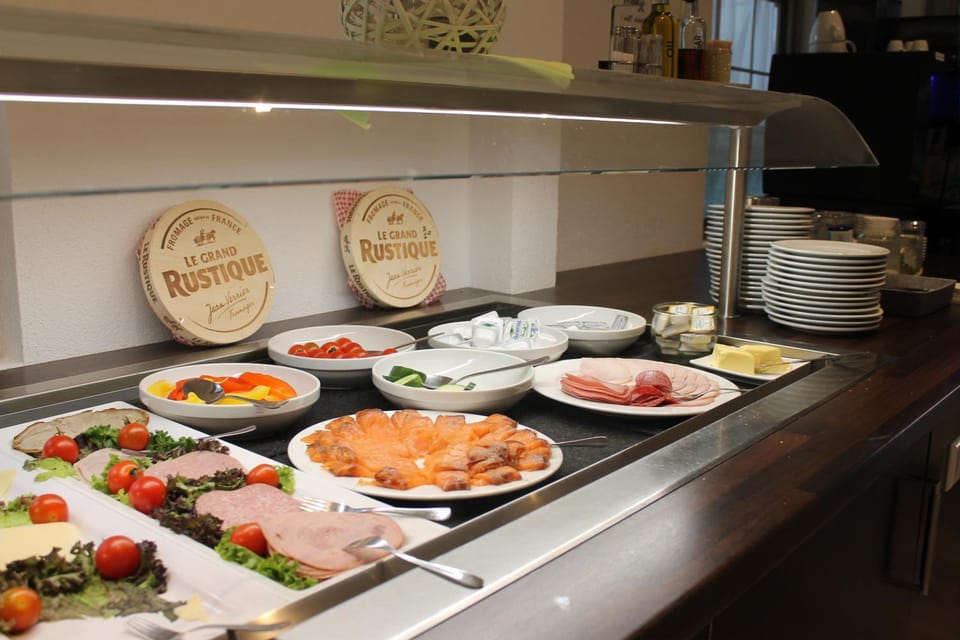 Breakfast, Buffet breakfast