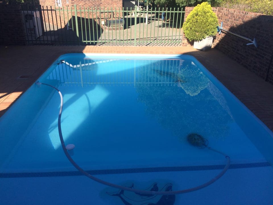 Swimming pool, Swimming pool