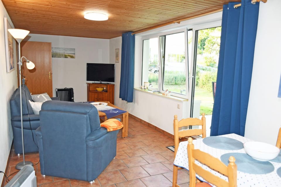 Ferienbungalow mit gro_em Garten i Apartment in Mecklenburg-Vorpommern, Germany
