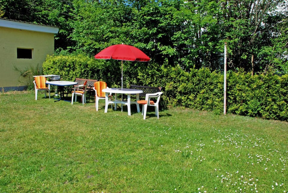 Property building, Patio, Garden, Dining area, Garden view