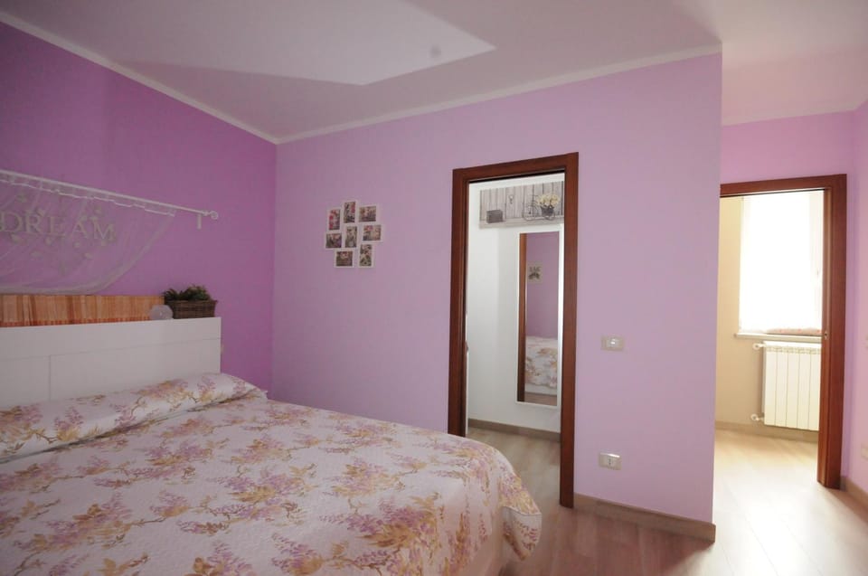 Bedroom, wardrobe