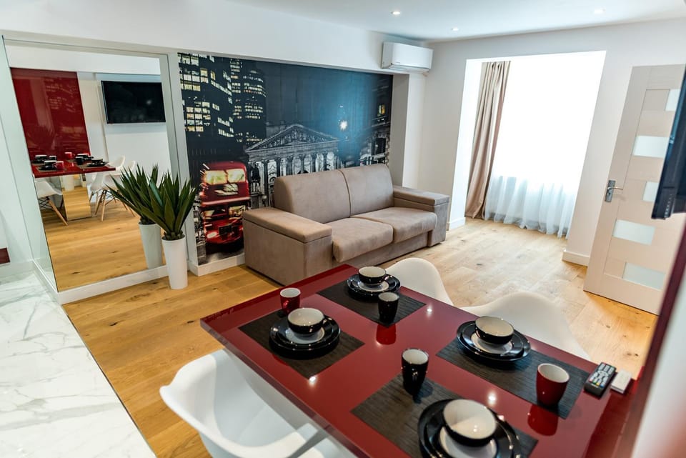 Living room, Seating area, Dining area