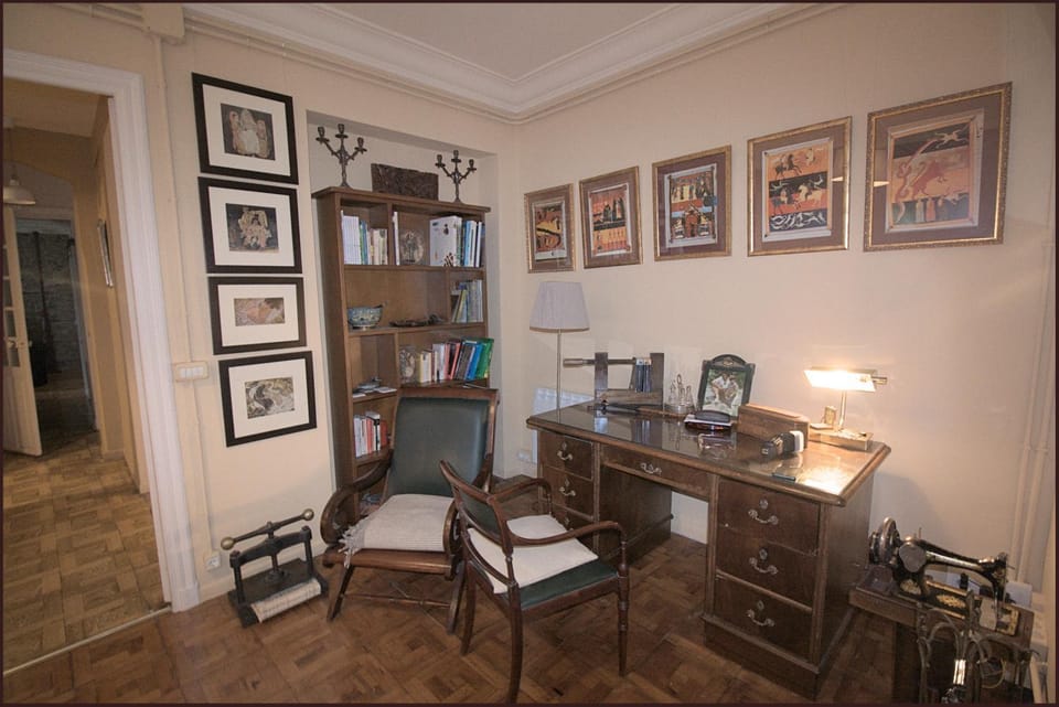 Seating area, Bedroom