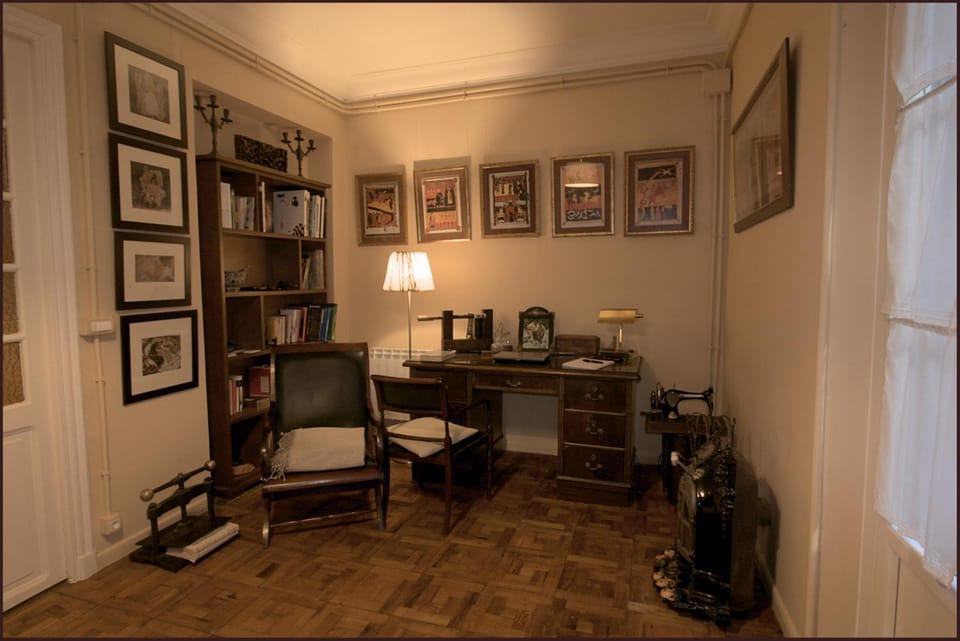 Seating area, Bedroom
