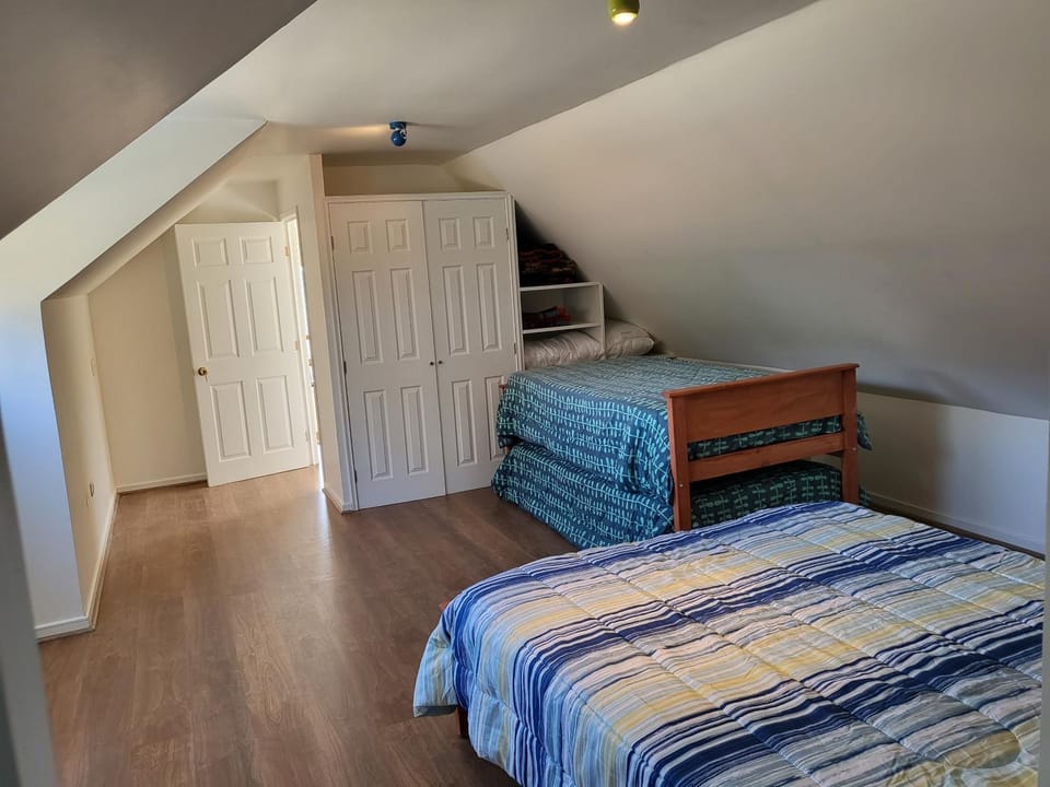 Bed, Photo of the whole room, Bedroom, hair dresser, wardrobe
