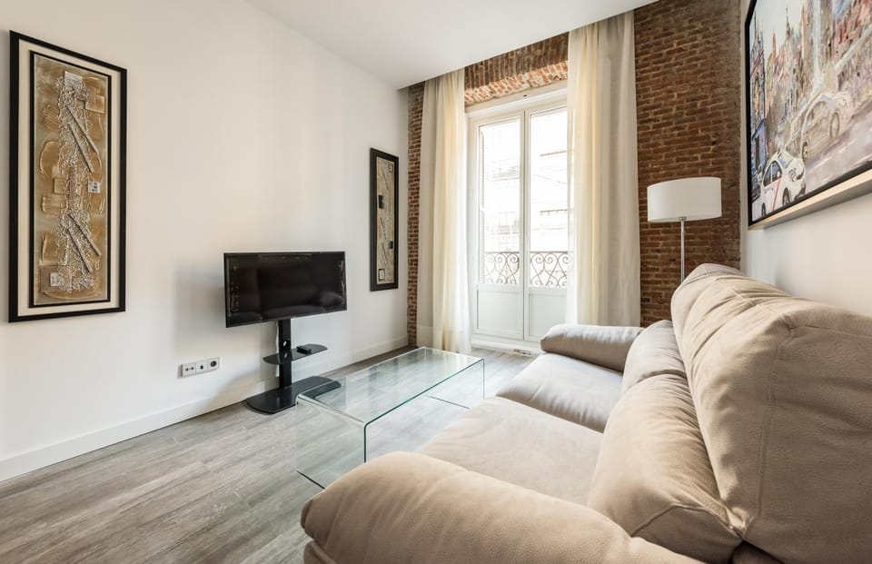 Puerta Del Sol City Center Apartment in Centro