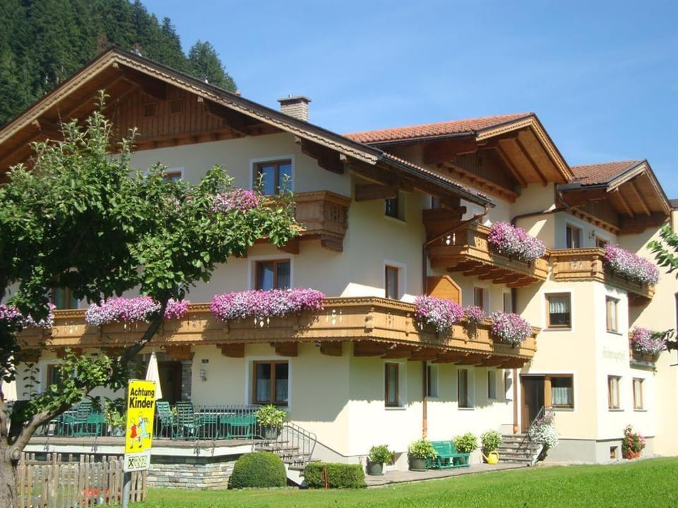 Gästehaus Schwoagerhof Farm Stay in Tyrol
