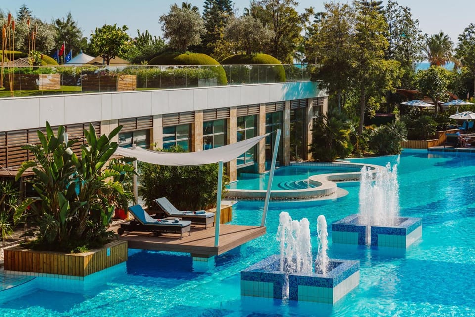 Swimming pool, sunbed