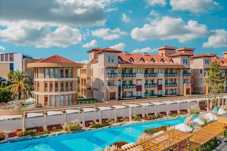 Property building, Swimming pool