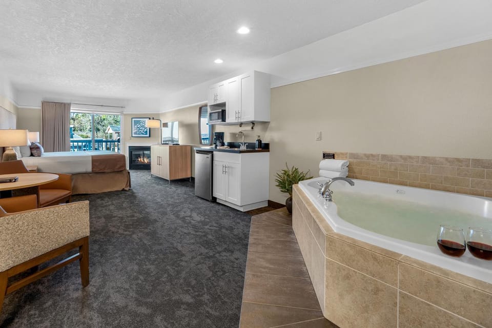 Hot Tub, Photo of the whole room