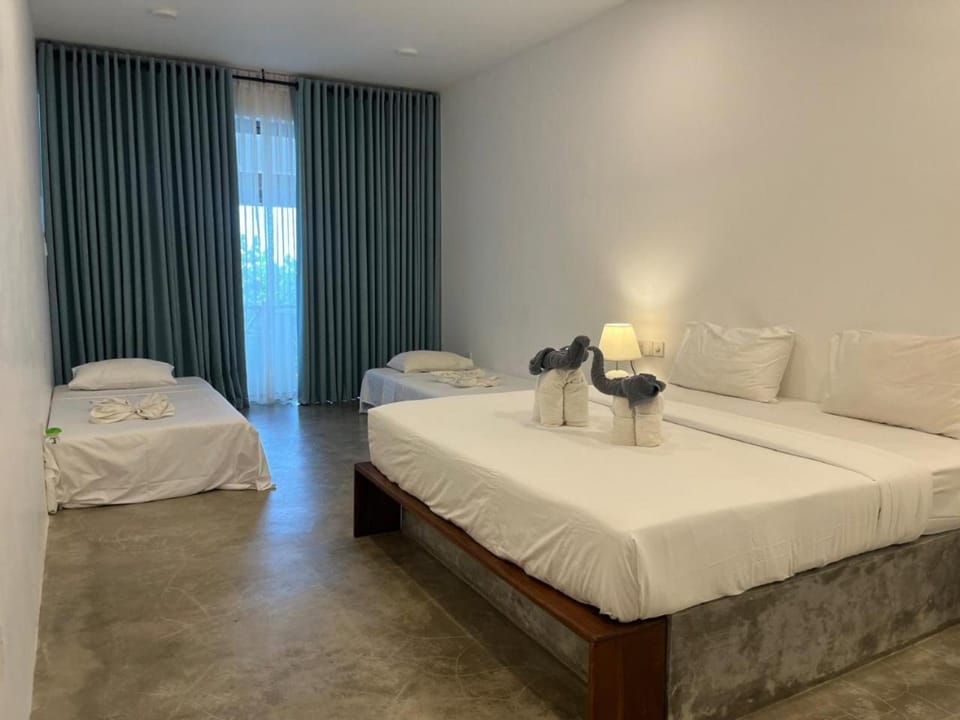 Sun N Sea Hotel Hotel in Southern Province