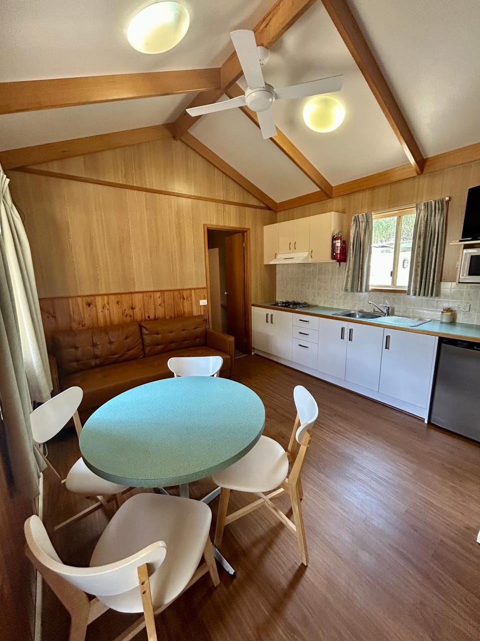 River Bend Caravan Park Campground/ 
RV Resort in Moama