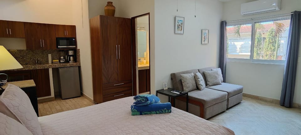 Bed, Living room