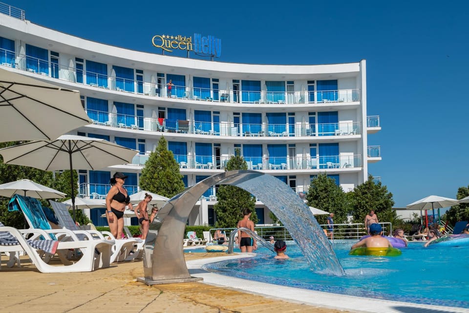 Property building, Swimming pool