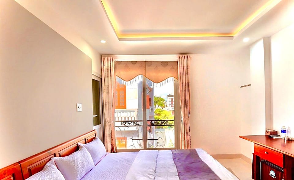 Bed, View (from property/room), Balcony/Terrace, Photo of the whole room, Bedroom