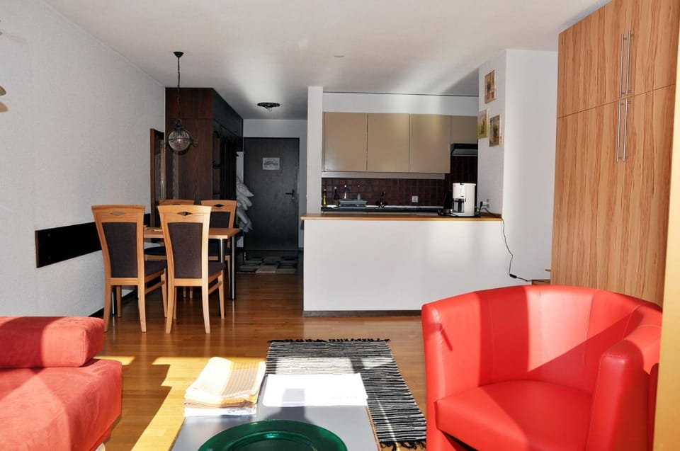 Tulai G98 Apartment in Canton of Grisons