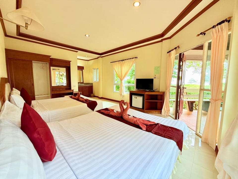 Bed, Living room, Photo of the whole room, Bedroom