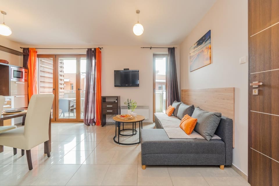 TV and multimedia, Kitchen or kitchenette, Living room, Seating area