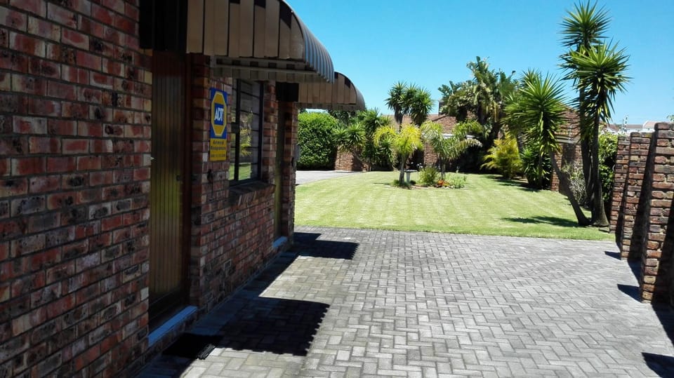 Humewood Home Stay Bed and Breakfast in Port Elizabeth