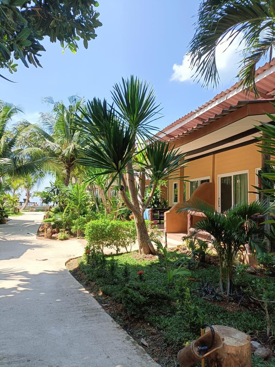 Sea Shell Beach Resort Resort in Sala Dan
