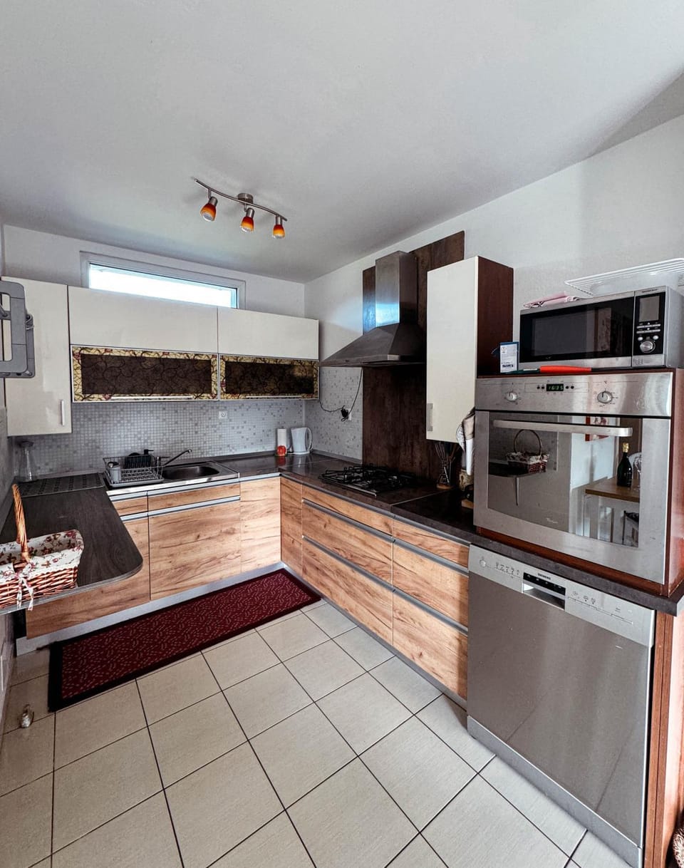 microwave, oven, kitchen