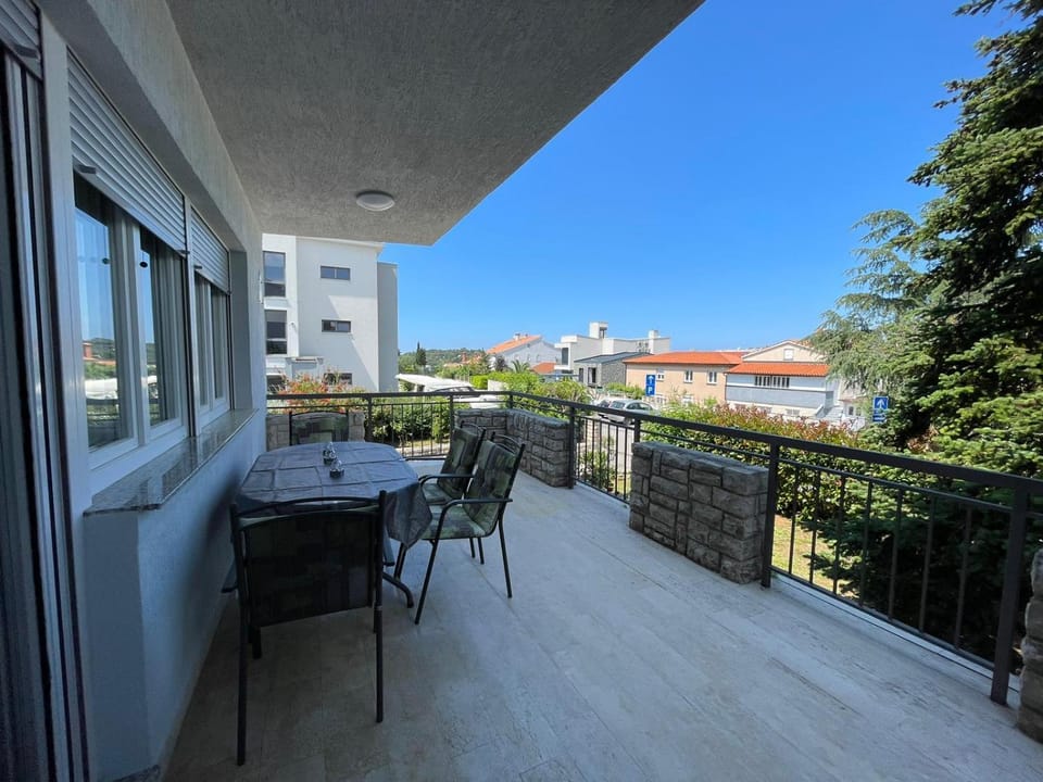 View (from property/room), Balcony/Terrace, Garden view, Sea view