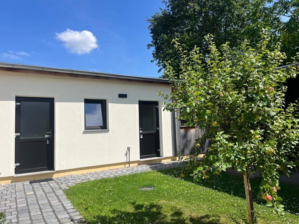 Property building, Patio, Day, Garden, Garden view