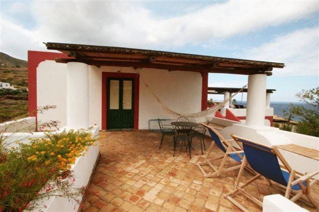 Patio, Facade/entrance, Day, Balcony/Terrace, Internal: Not applicable to any particular room
