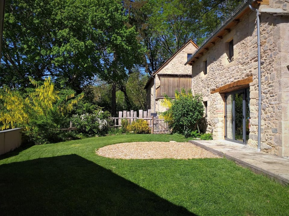 Property building, Facade/entrance, Spring, Day, On site, Garden view