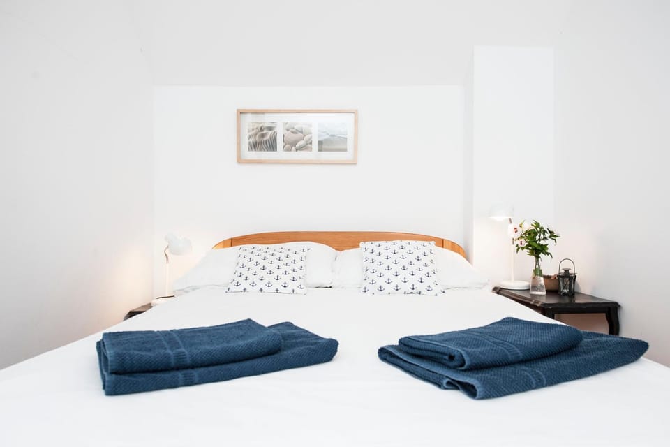 Bed, Other, Photo of the whole room, Decorative detail, Bedroom