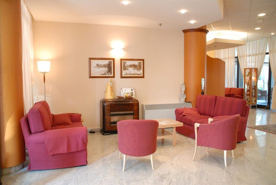 Lounge or bar