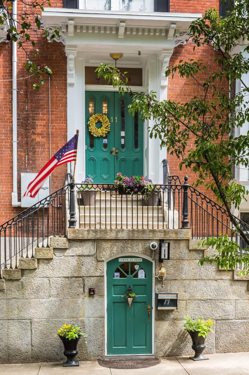 Facade/entrance