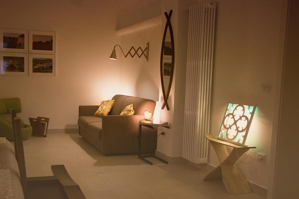 Night, Photo of the whole room, Decorative detail, Bedroom, On site