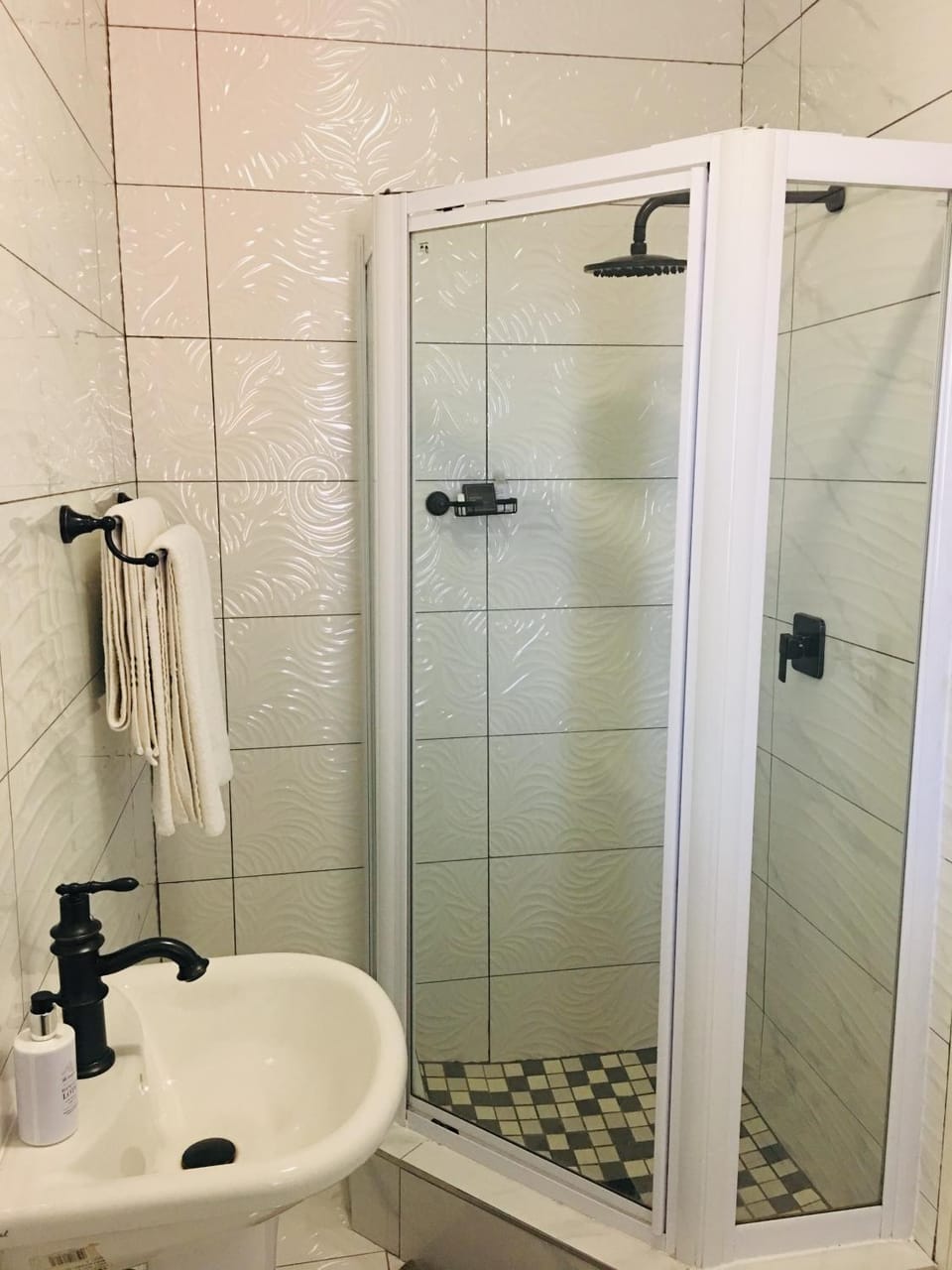 Shower, Bathroom, towels