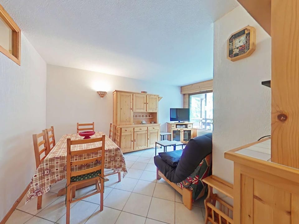 Appartement cosy 2 pièces, 6 couchages, animaux acceptés, casier à skis, centre proche - FR-1-241-193 Apartment in Le Grand-Bornand